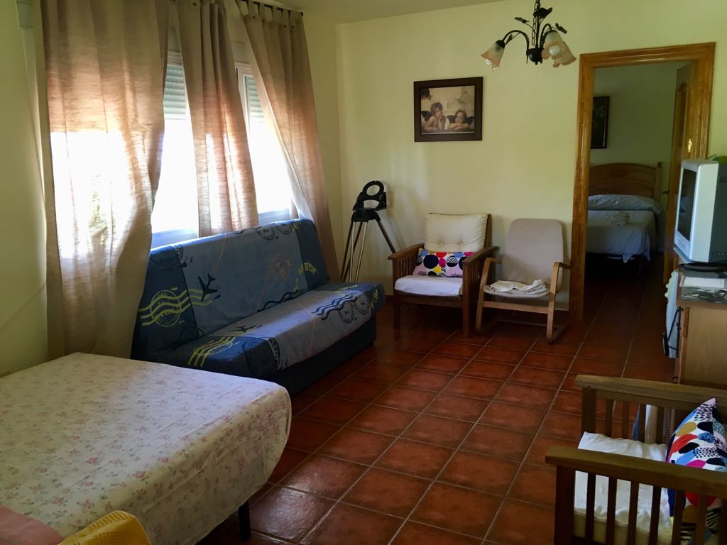 villa independiente con casita de invitados!!!