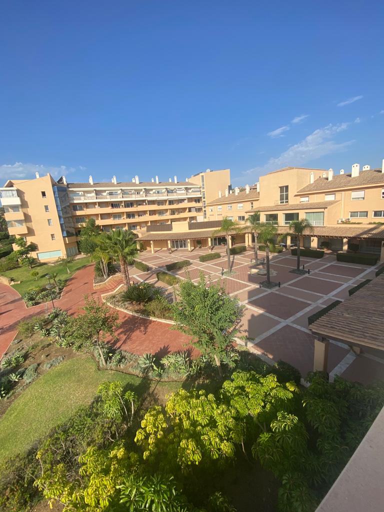 APARTAMENTO DE LUJO EN URBANIZACION DE ALTO STANDING!!
